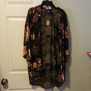 Sheer/velvet Kimono